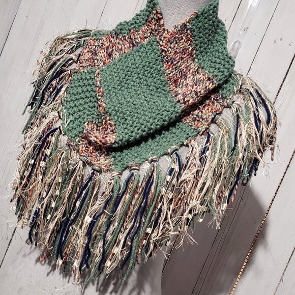 NEW Hand Knitted Boho Cowl Scarf Green Multi Fringe Hippie Indie Art Cottage Mod - Picture 2 of 6